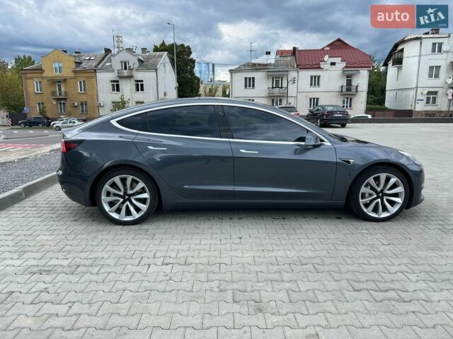 Серый Тесла Модель 3, объемом двигателя 0 л и пробегом 124 тыс. км за 25000 $, фото 3 на Automoto.ua