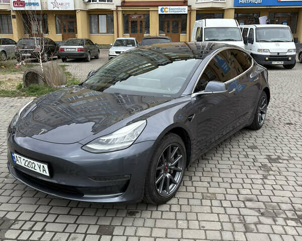 Серый Тесла Модель 3, объемом двигателя 0 л и пробегом 90 тыс. км за 18500 $, фото 7 на Automoto.ua