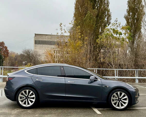 Серый Тесла Модель 3, объемом двигателя 0 л и пробегом 63 тыс. км за 20500 $, фото 11 на Automoto.ua