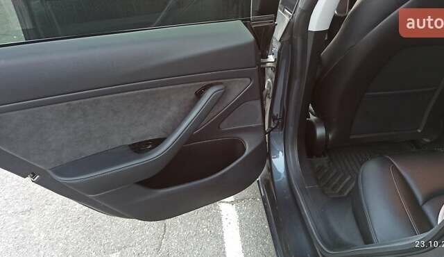 Сірий Тесла Модель 3, об'ємом двигуна 0 л та пробігом 155 тис. км за 19900 $, фото 14 на Automoto.ua