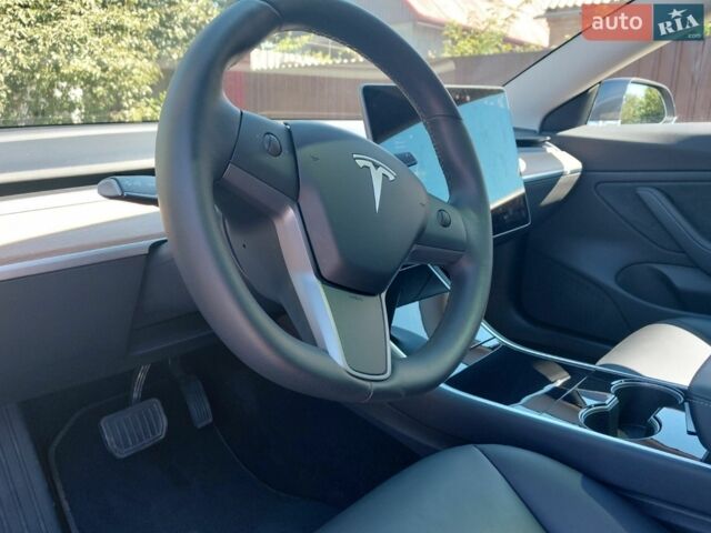 Серый Тесла Модель 3, объемом двигателя 0 л и пробегом 113 тыс. км за 18800 $, фото 8 на Automoto.ua
