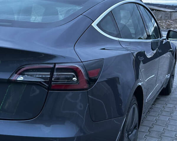 Серый Тесла Модель 3, объемом двигателя 0 л и пробегом 217 тыс. км за 14999 $, фото 3 на Automoto.ua