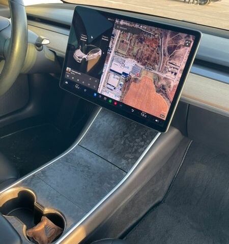 Сірий Тесла Модель 3, об'ємом двигуна 0 л та пробігом 119 тис. км за 17700 $, фото 7 на Automoto.ua