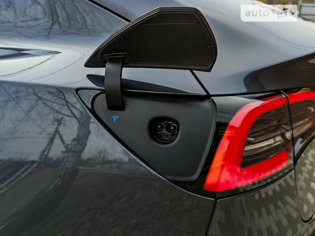 Серый Тесла Модель 3, объемом двигателя 0 л и пробегом 75 тыс. км за 22500 $, фото 12 на Automoto.ua
