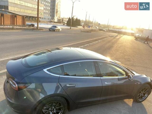 Серый Тесла Модель 3, объемом двигателя 0 л и пробегом 45 тыс. км за 30000 $, фото 17 на Automoto.ua