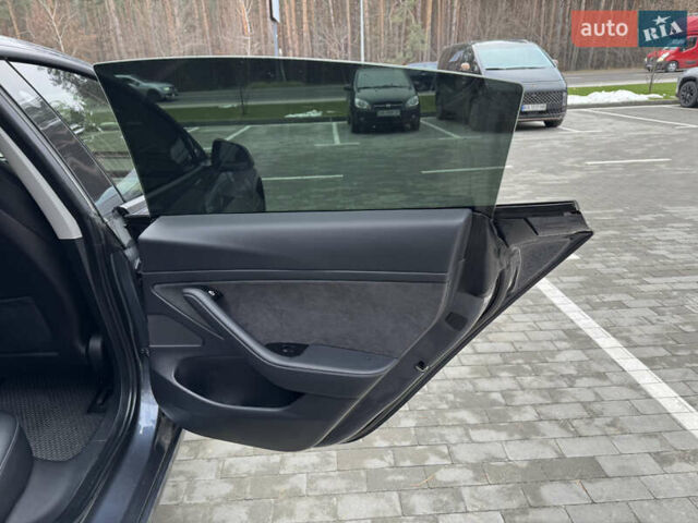 Сірий Тесла Модель 3, об'ємом двигуна 0 л та пробігом 62 тис. км за 17400 $, фото 14 на Automoto.ua