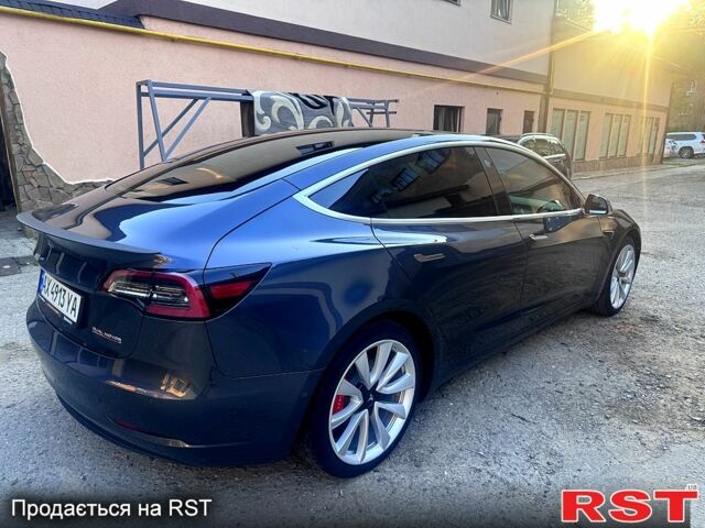 Серый Тесла Модель 3, объемом двигателя 0 л и пробегом 180 тыс. км за 18500 $, фото 4 на Automoto.ua