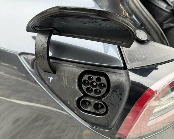 Сірий Тесла Модель 3, об'ємом двигуна 0 л та пробігом 62 тис. км за 17400 $, фото 37 на Automoto.ua