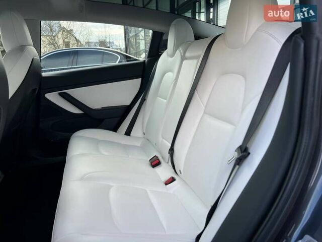 Серый Тесла Модель 3, объемом двигателя 0 л и пробегом 88 тыс. км за 22900 $, фото 18 на Automoto.ua