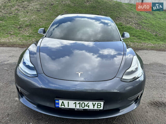 Серый Тесла Модель 3, объемом двигателя 0 л и пробегом 130 тыс. км за 15200 $, фото 2 на Automoto.ua
