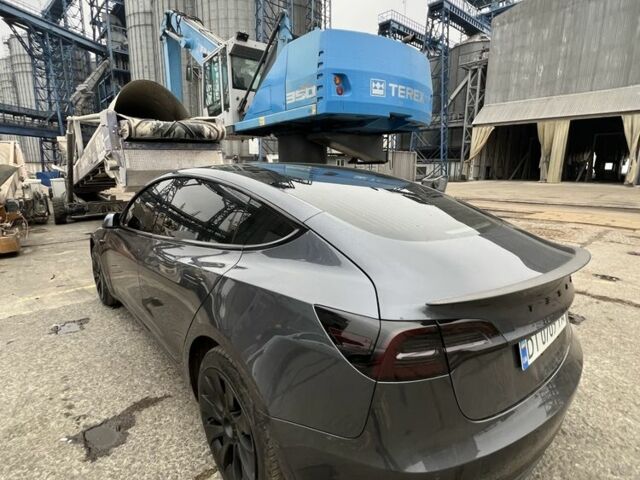 Сірий Тесла Модель 3, об'ємом двигуна 0 л та пробігом 139 тис. км за 319 $, фото 4 на Automoto.ua