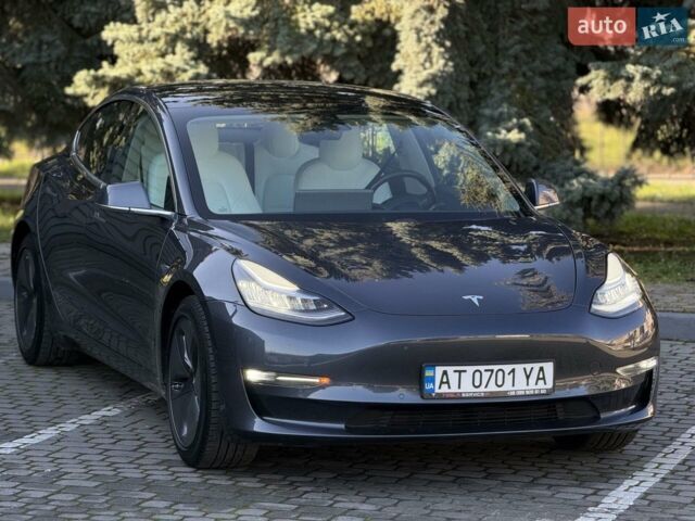 Сірий Тесла Модель 3, об'ємом двигуна 0 л та пробігом 91 тис. км за 18200 $, фото 1 на Automoto.ua