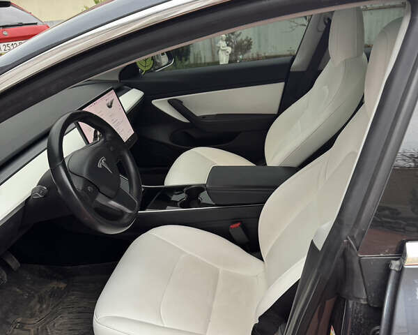 Серый Тесла Модель 3, объемом двигателя 0 л и пробегом 126 тыс. км за 14500 $, фото 5 на Automoto.ua