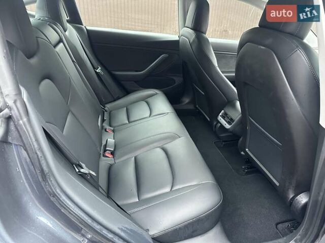 Серый Тесла Модель 3, объемом двигателя 0 л и пробегом 89 тыс. км за 18500 $, фото 8 на Automoto.ua