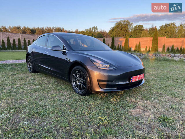 Серый Тесла Модель 3, объемом двигателя 0 л и пробегом 69 тыс. км за 17600 $, фото 7 на Automoto.ua