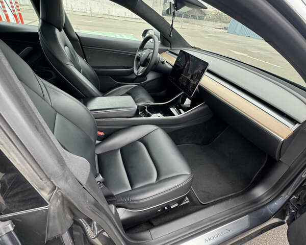 Сірий Тесла Модель 3, об'ємом двигуна 0 л та пробігом 112 тис. км за 18000 $, фото 14 на Automoto.ua
