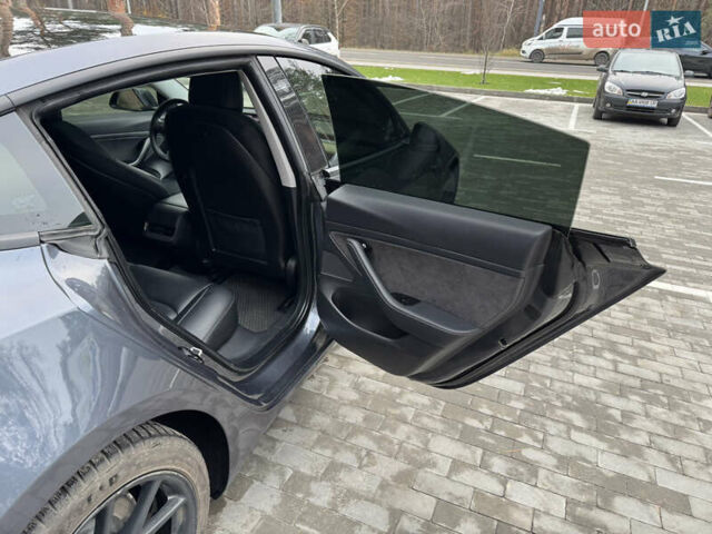 Сірий Тесла Модель 3, об'ємом двигуна 0 л та пробігом 62 тис. км за 17400 $, фото 15 на Automoto.ua