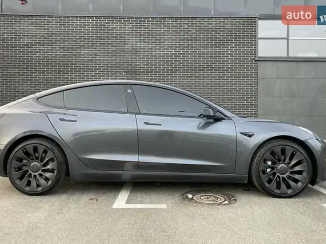 Серый Тесла Модель 3, объемом двигателя 0 л и пробегом 90 тыс. км за 27800 $, фото 14 на Automoto.ua