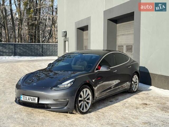 Сірий Тесла Модель 3, об'ємом двигуна 0 л та пробігом 65 тис. км за 20000 $, фото 3 на Automoto.ua