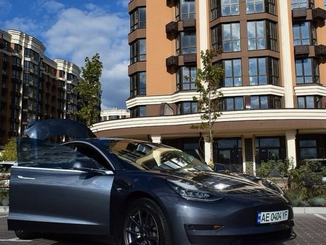 Сірий Тесла Модель 3, об'ємом двигуна 0 л та пробігом 113 тис. км за 14000 $, фото 3 на Automoto.ua