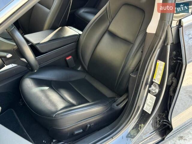 Сірий Тесла Модель 3, об'ємом двигуна 0 л та пробігом 65 тис. км за 20000 $, фото 12 на Automoto.ua