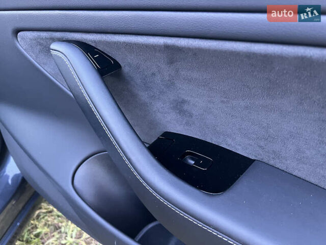 Серый Тесла Модель 3, объемом двигателя 0 л и пробегом 69 тыс. км за 17600 $, фото 11 на Automoto.ua