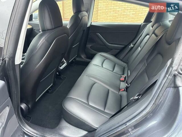 Серый Тесла Модель 3, объемом двигателя 0 л и пробегом 89 тыс. км за 18500 $, фото 7 на Automoto.ua