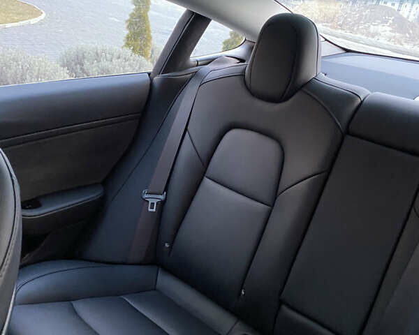 Серый Тесла Модель 3, объемом двигателя 0 л и пробегом 141 тыс. км за 18000 $, фото 2 на Automoto.ua