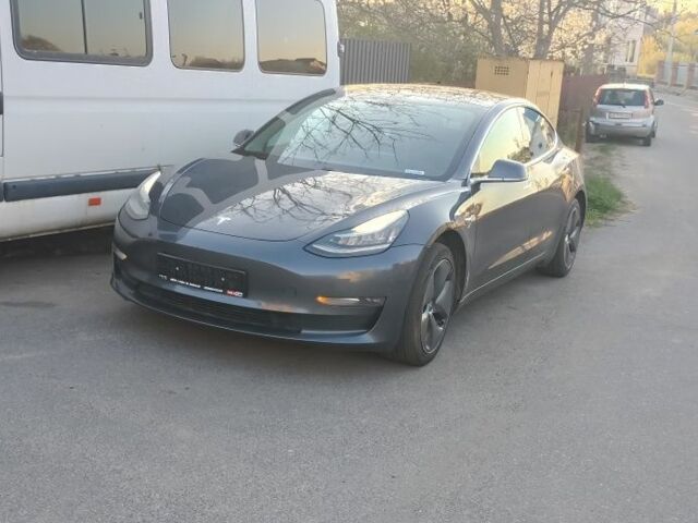 Серый Тесла Модель 3, объемом двигателя 0 л и пробегом 197 тыс. км за 15999 $, фото 2 на Automoto.ua
