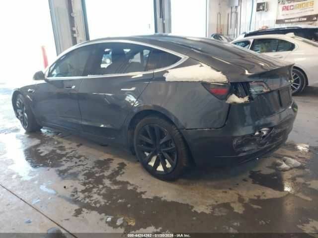 Серый Тесла Модель 3, объемом двигателя 0 л и пробегом 82 тыс. км за 3500 $, фото 13 на Automoto.ua