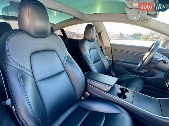 Серый Тесла Модель 3, объемом двигателя 0 л и пробегом 128 тыс. км за 19500 $, фото 22 на Automoto.ua