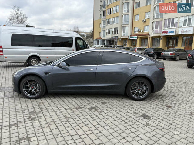 Серый Тесла Модель 3, объемом двигателя 0 л и пробегом 90 тыс. км за 18500 $, фото 6 на Automoto.ua