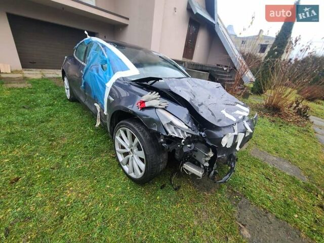 Серый Тесла Модель 3, объемом двигателя 0 л и пробегом 105 тыс. км за 7950 $, фото 6 на Automoto.ua