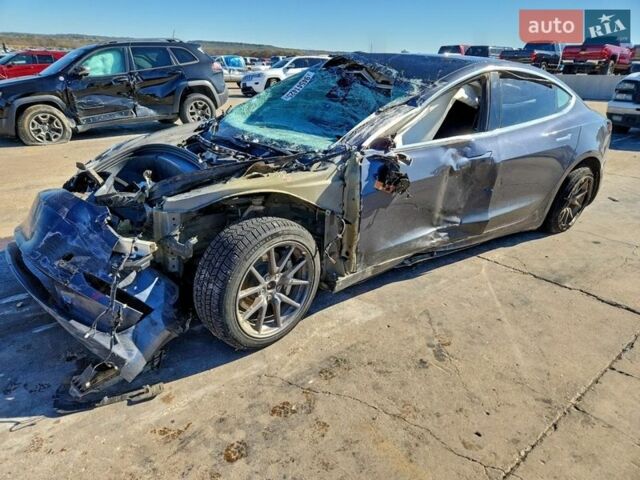 Сірий Тесла Модель 3, об'ємом двигуна 0 л та пробігом 120 тис. км за 8400 $, фото 1 на Automoto.ua