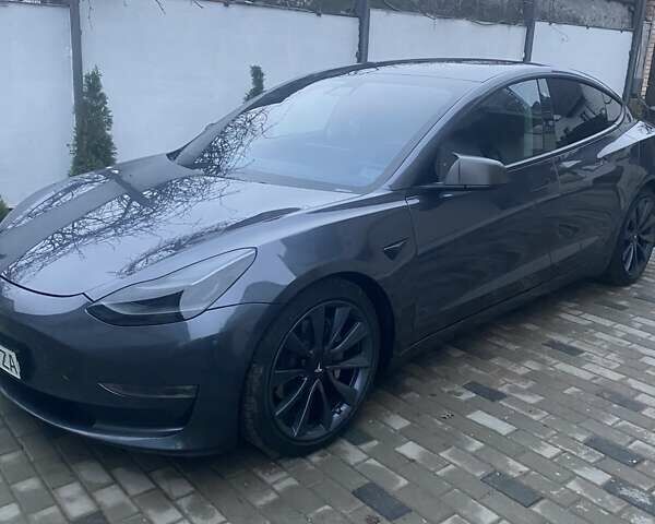 Серый Тесла Модель 3, объемом двигателя 0 л и пробегом 84 тыс. км за 18000 $, фото 4 на Automoto.ua