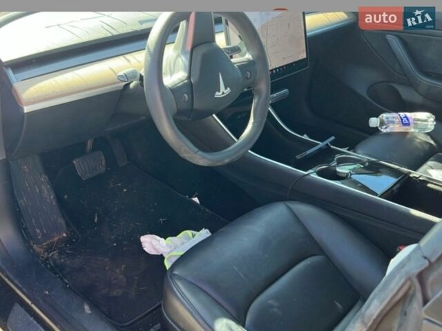 Сірий Тесла Модель 3, об'ємом двигуна 0 л та пробігом 132 тис. км за 8100 $, фото 5 на Automoto.ua