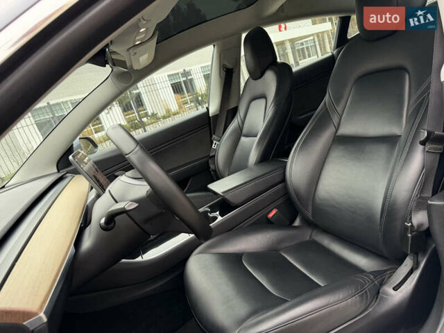 Серый Тесла Модель 3, объемом двигателя 0 л и пробегом 135 тыс. км за 16999 $, фото 51 на Automoto.ua