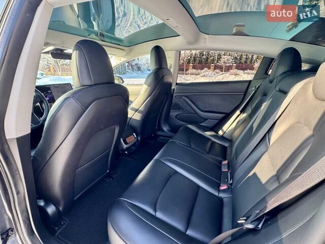 Серый Тесла Модель 3, объемом двигателя 0 л и пробегом 128 тыс. км за 19500 $, фото 24 на Automoto.ua