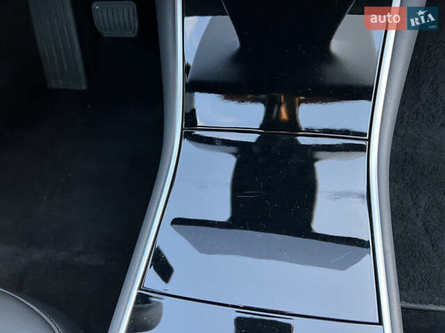 Серый Тесла Модель 3, объемом двигателя 0 л и пробегом 69 тыс. км за 17600 $, фото 9 на Automoto.ua