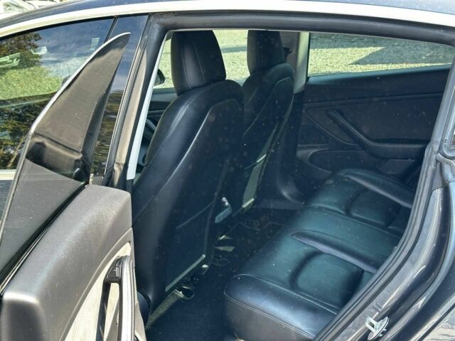 Серый Тесла Модель 3, объемом двигателя 0 л и пробегом 197 тыс. км за 15999 $, фото 23 на Automoto.ua