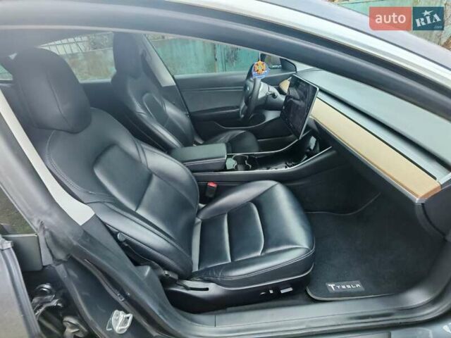 Серый Тесла Модель 3, объемом двигателя 0 л и пробегом 199 тыс. км за 16999 $, фото 5 на Automoto.ua