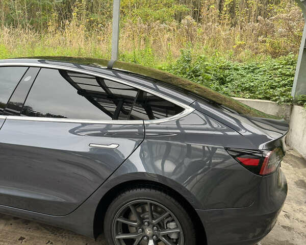 Тесла Модель 3 2019 в Киеве на Automoto.ua Серый Тесла Модель 3, объемом двигателя 0 л и пробегом 98 тыс. км за 22000 $, фото 8 на Automoto.ua
