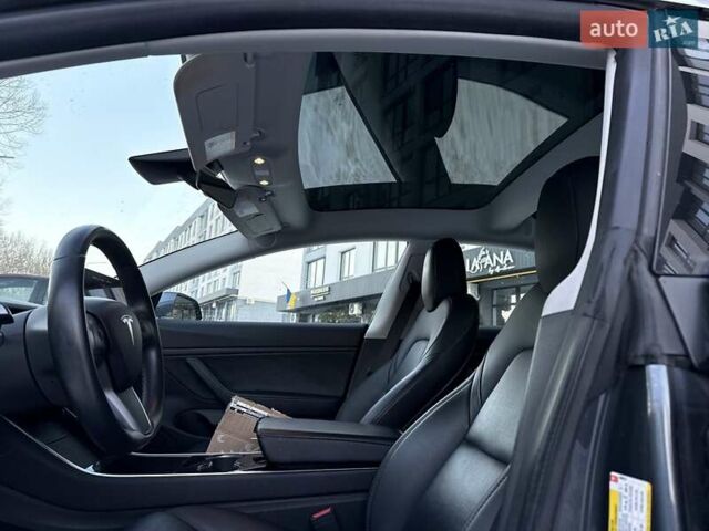 Сірий Тесла Модель 3, об'ємом двигуна 0 л та пробігом 99 тис. км за 16999 $, фото 39 на Automoto.ua