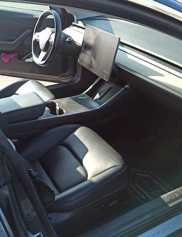 Сірий Тесла Модель 3, об'ємом двигуна 0 л та пробігом 155 тис. км за 19900 $, фото 5 на Automoto.ua