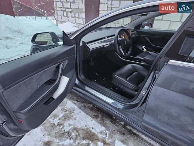 Серый Тесла Модель 3, объемом двигателя 0 л и пробегом 108 тыс. км за 18000 $, фото 8 на Automoto.ua