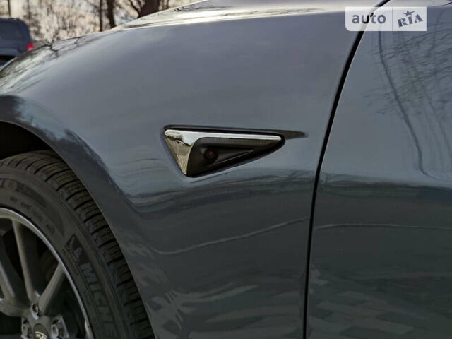 Серый Тесла Модель 3, объемом двигателя 0 л и пробегом 75 тыс. км за 22500 $, фото 15 на Automoto.ua