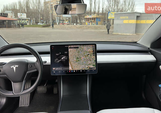 Серый Тесла Модель 3, объемом двигателя 0 л и пробегом 140 тыс. км за 15500 $, фото 10 на Automoto.ua