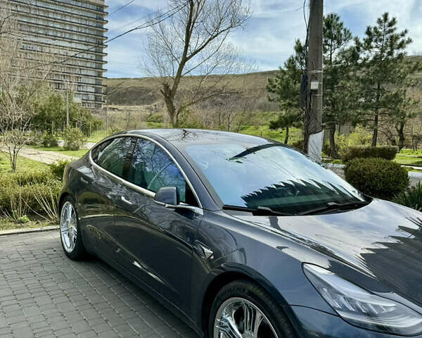 Серый Тесла Модель 3, объемом двигателя 0 л и пробегом 112 тыс. км за 23500 $, фото 36 на Automoto.ua