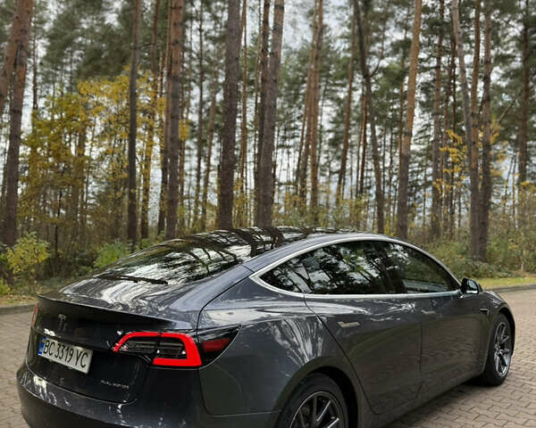 Серый Тесла Модель 3, объемом двигателя 0 л и пробегом 108 тыс. км за 18800 $, фото 3 на Automoto.ua