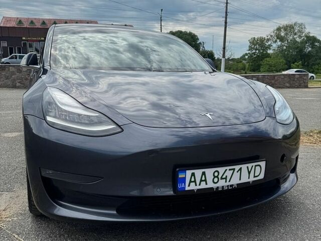Сірий Тесла Модель 3, об'ємом двигуна 0 л та пробігом 101 тис. км за 17500 $, фото 1 на Automoto.ua